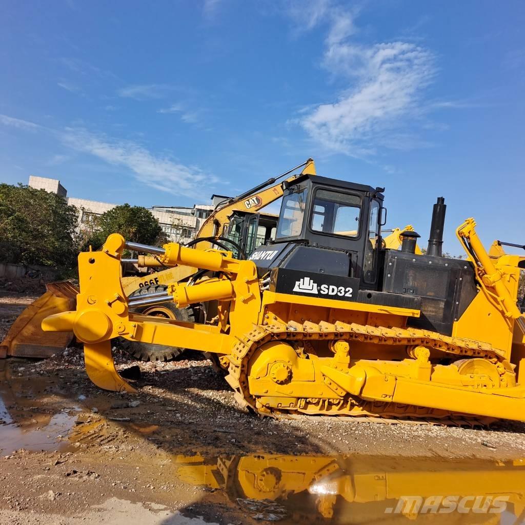 Shantui SD 32 Crawler dozers