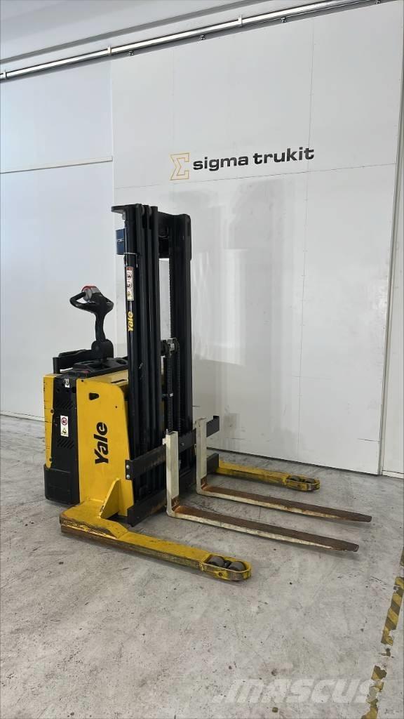 Yale MS 15 X-SL Self propelled stackers