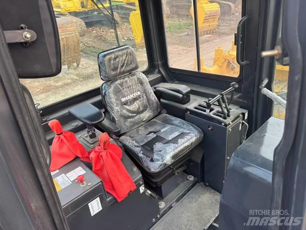 Shantui SD 22 Crawler dozers