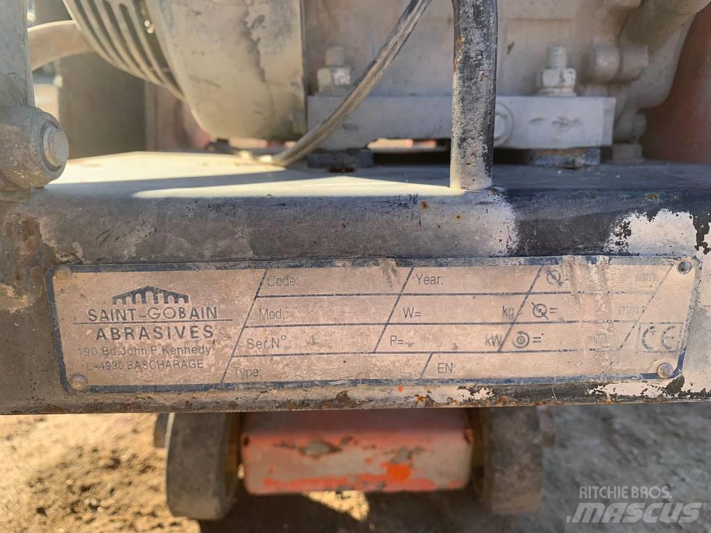 Norton Clipper CS451 Asphalt splitting machines