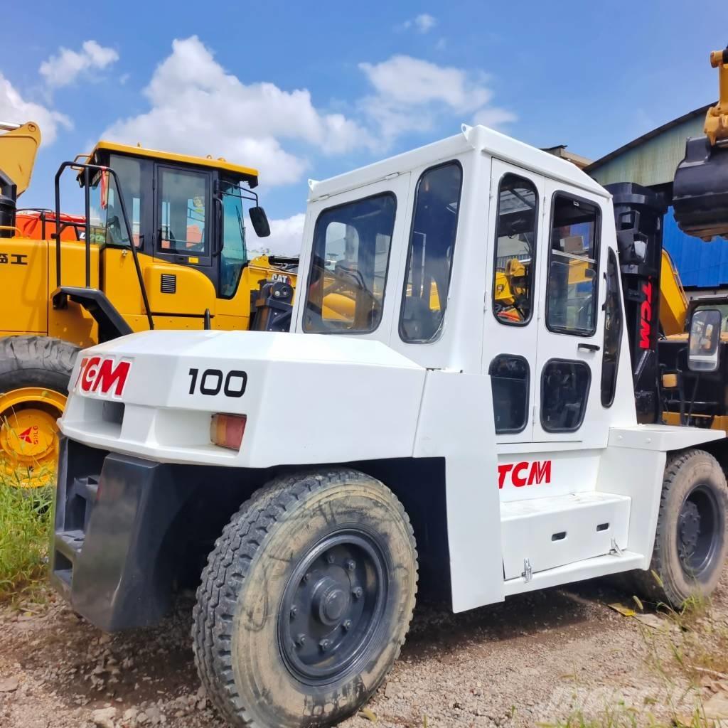 TCM FD 100 Diesel trucks