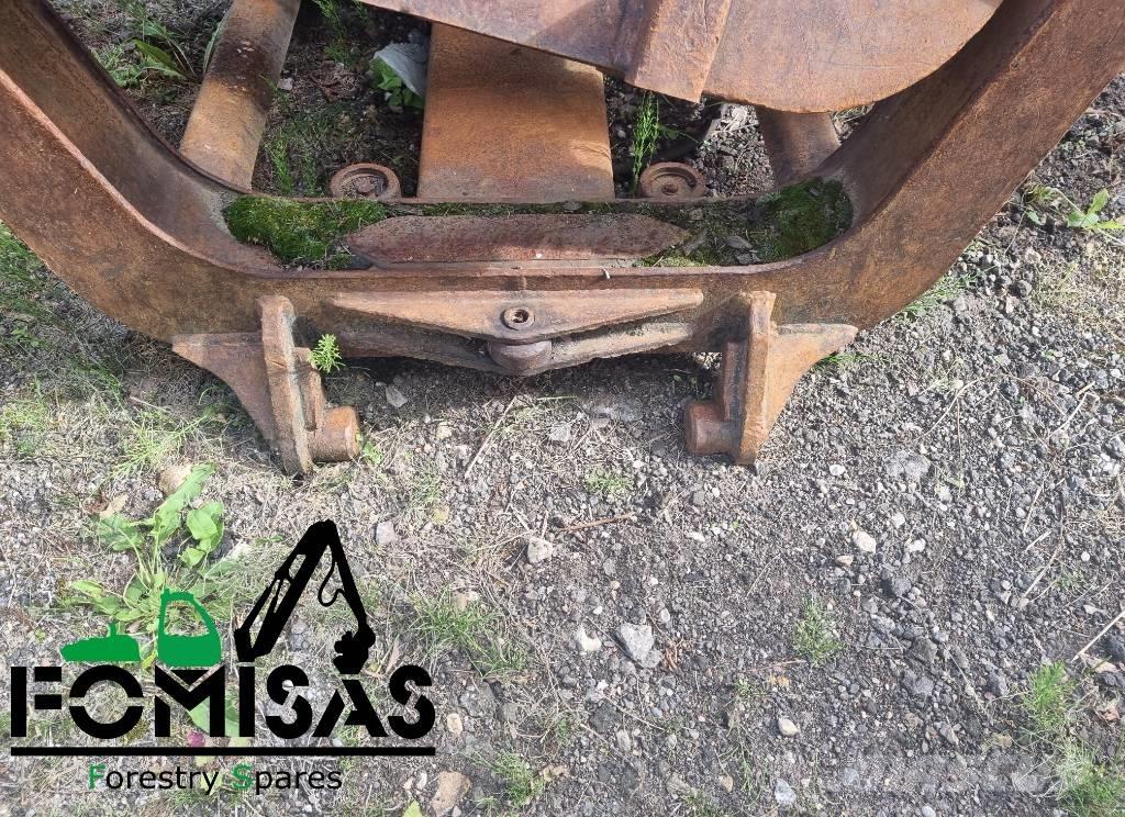 Valmet 840.2 Bunks Forwarder cranes
