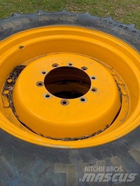  380/85R34 Tyres, wheels and rims