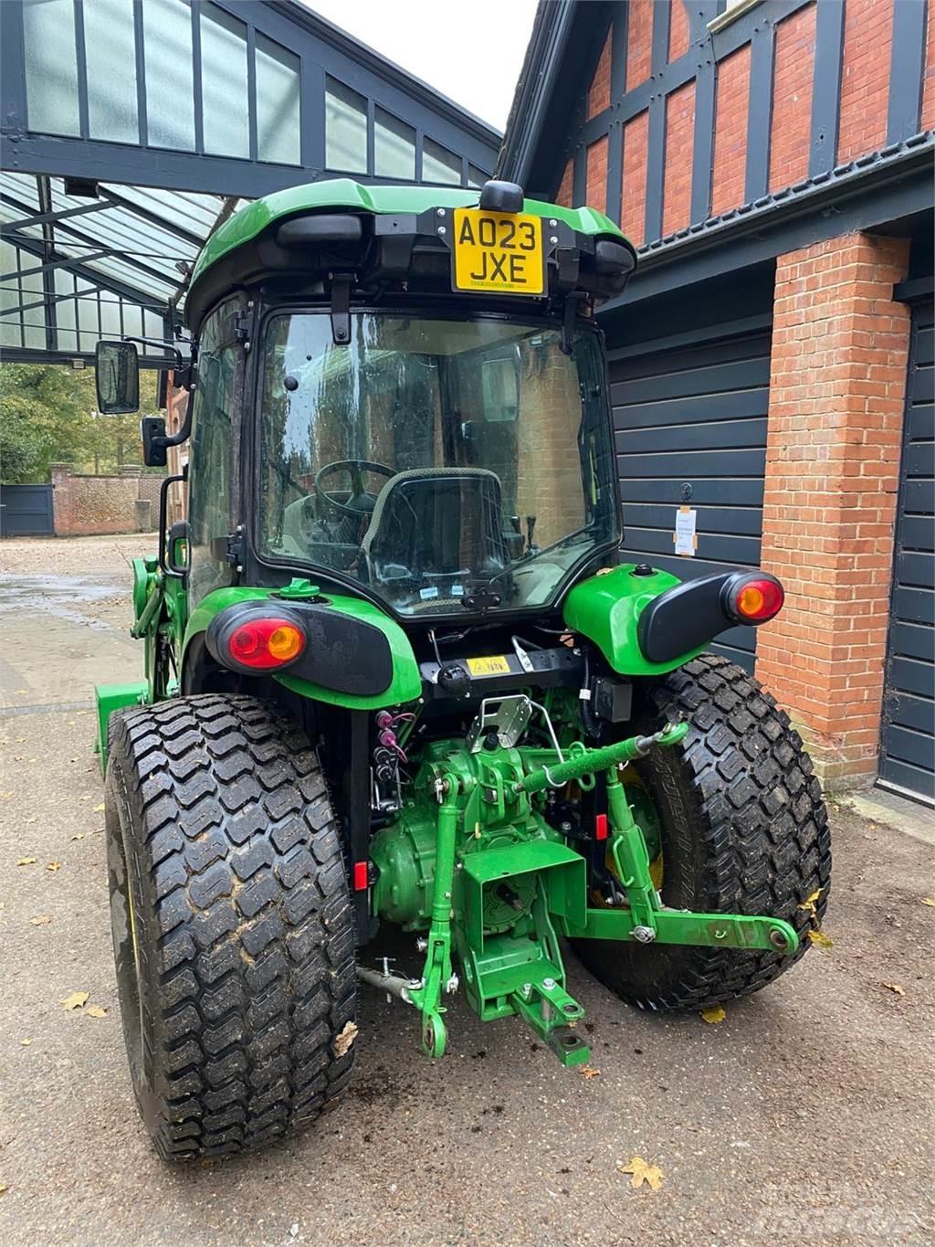 John Deere 4066R Compact tractors