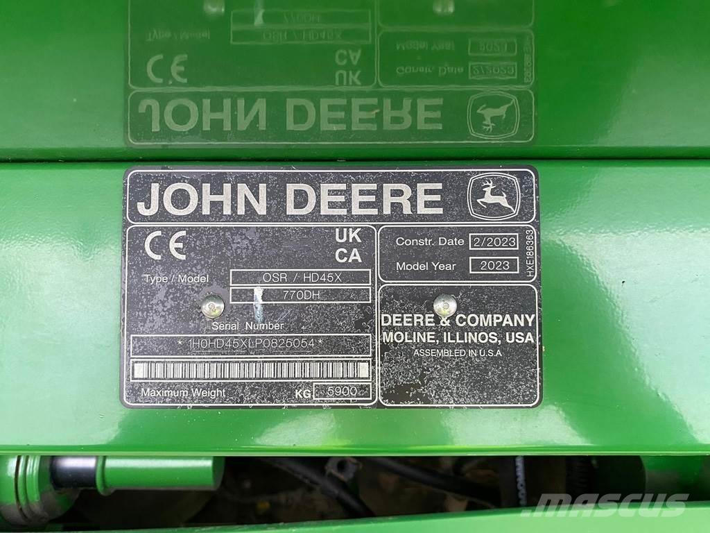 John Deere HDX45 Combine harvesters
