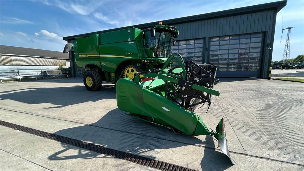 John Deere S780 Combine harvesters