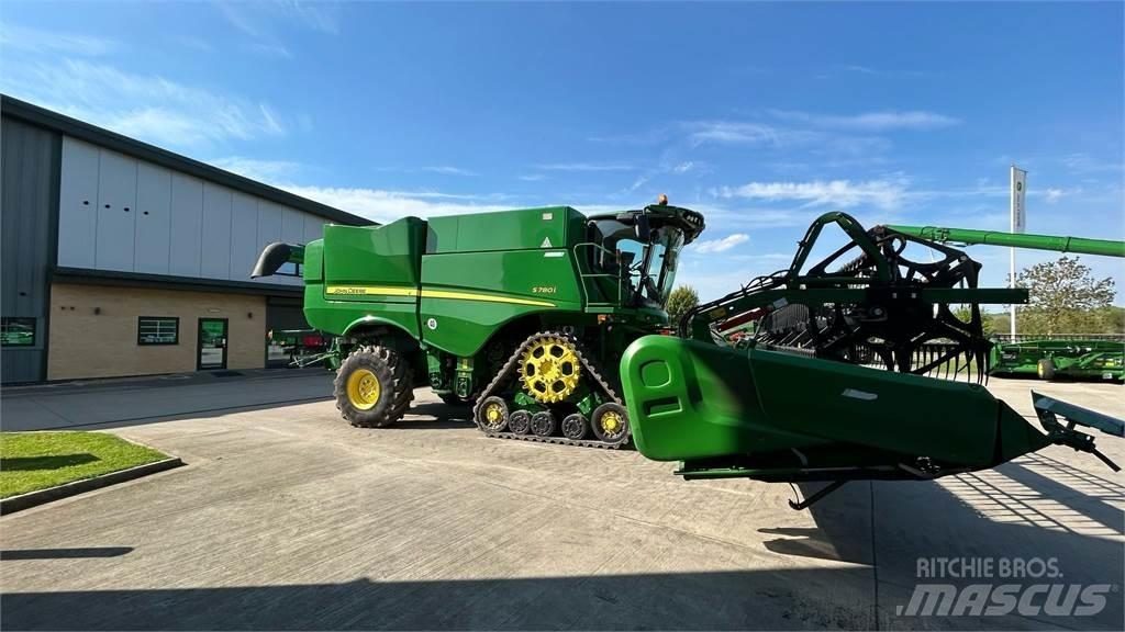 John Deere S780 Combine harvesters