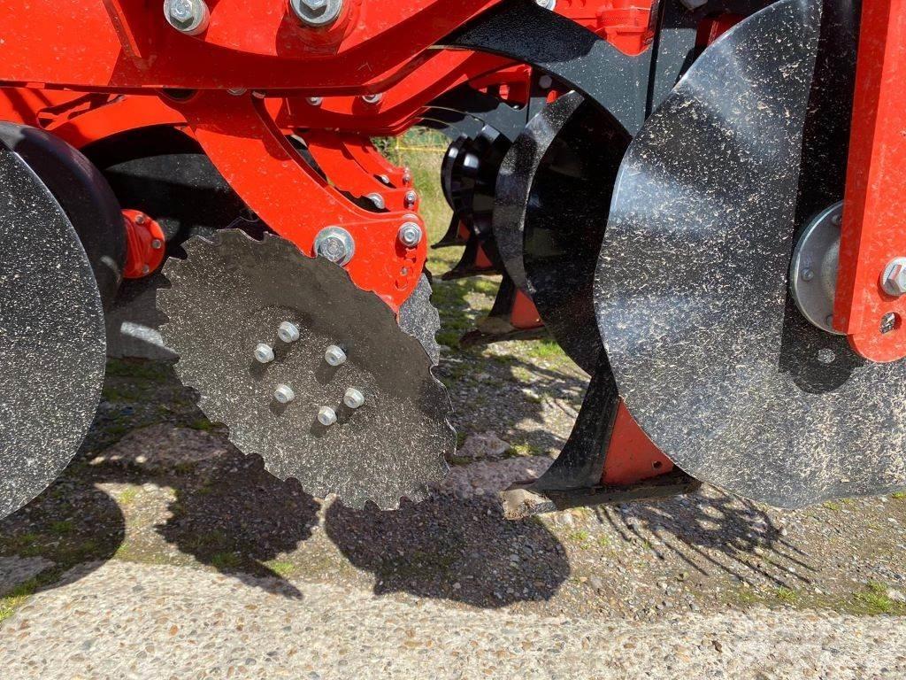 Kuhn STRIGER 300 Agriculture - Others