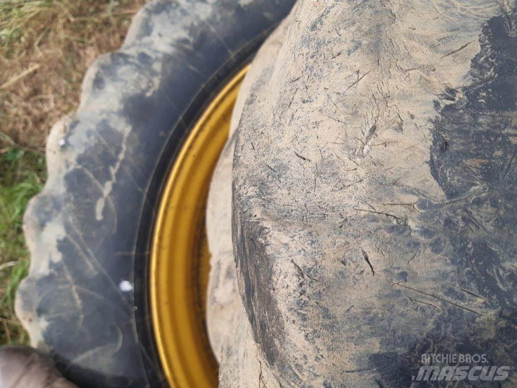  ROWCROPS Tyres, wheels and rims