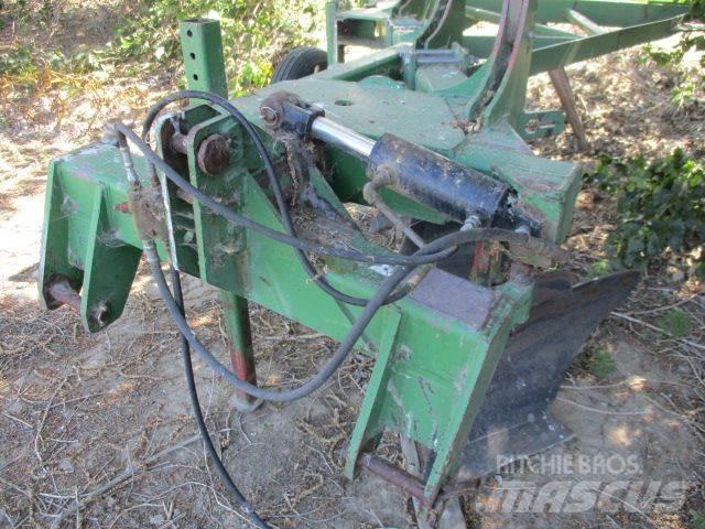 Ace  Conventional ploughs