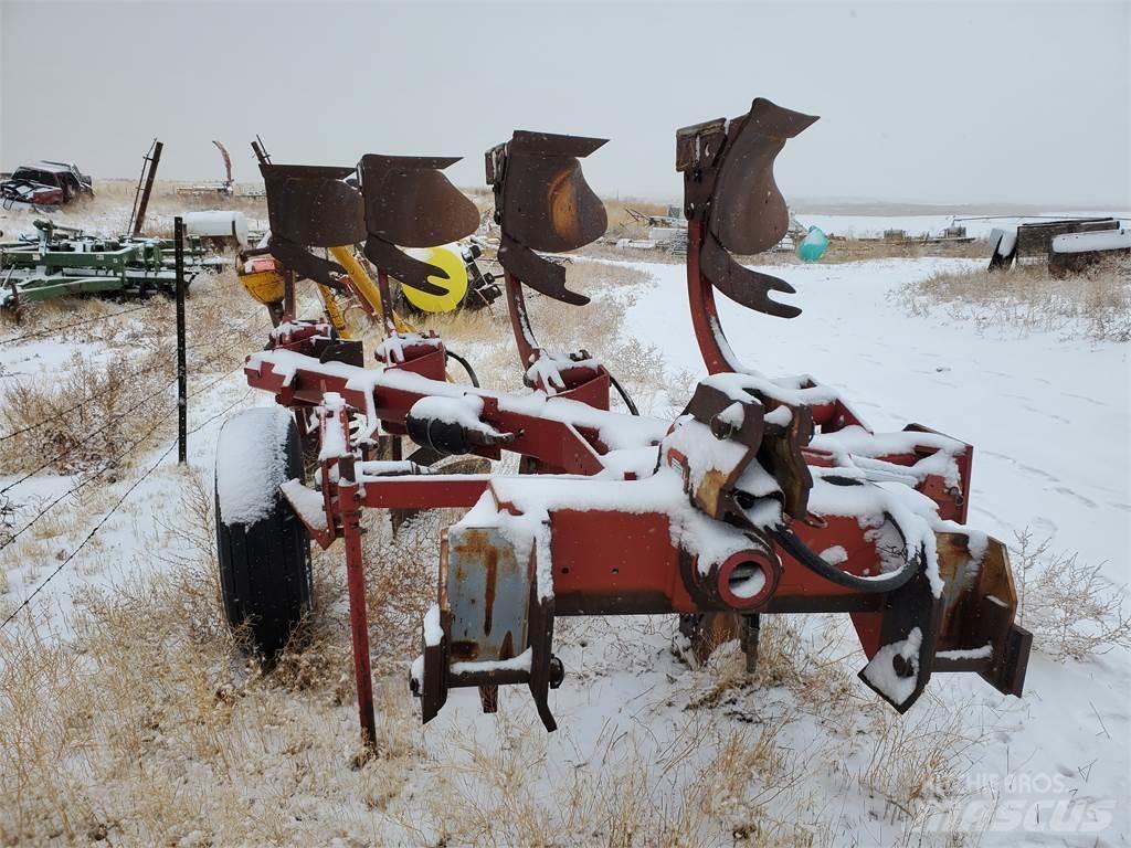 Case IH 145 Conventional ploughs