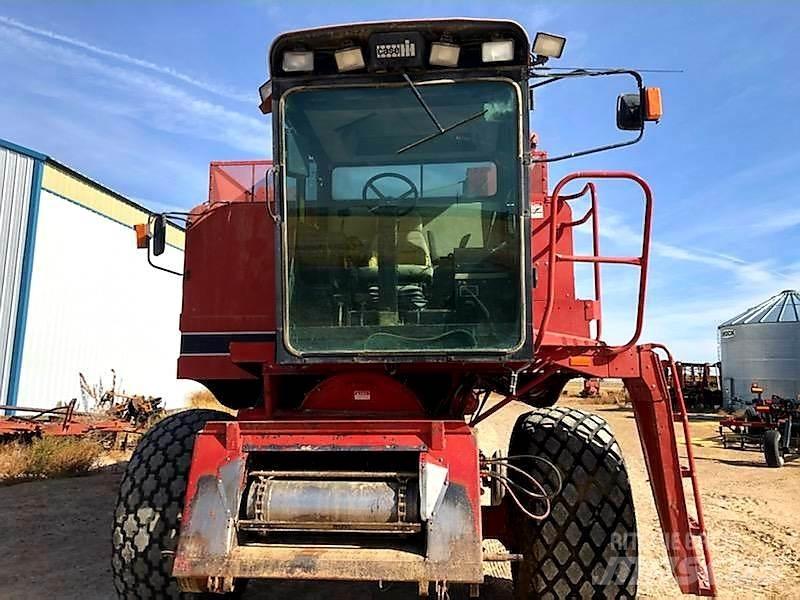 Case IH 1660 Combine harvesters