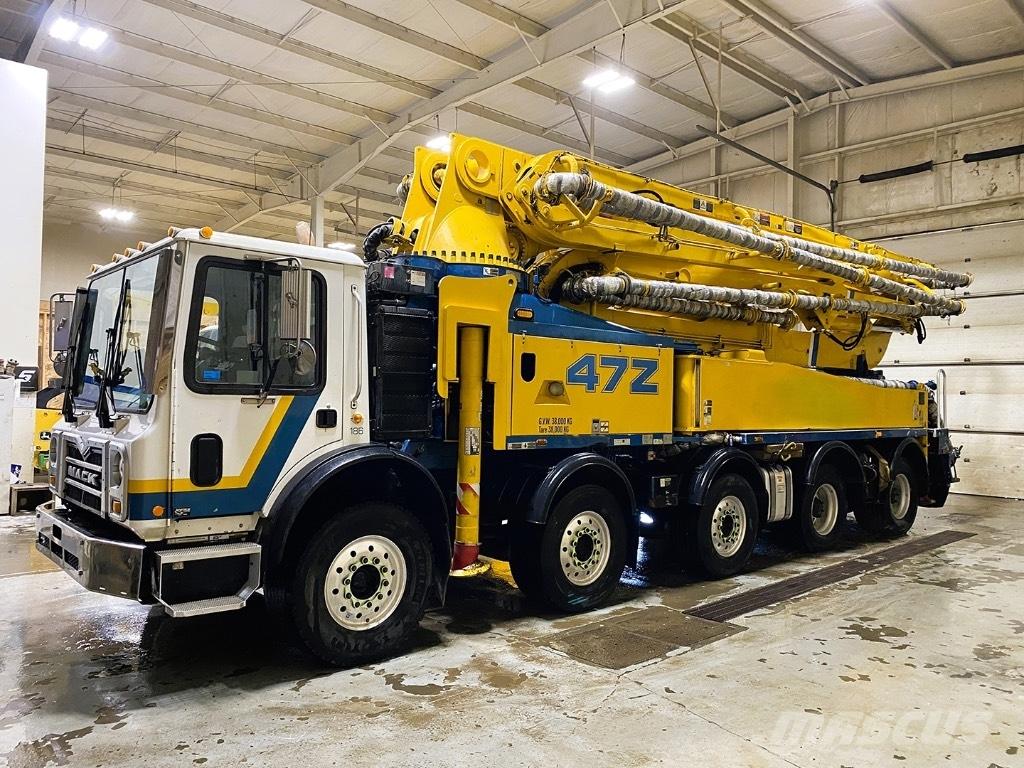 Putzmeister (#186) 47M Concrete pump trucks