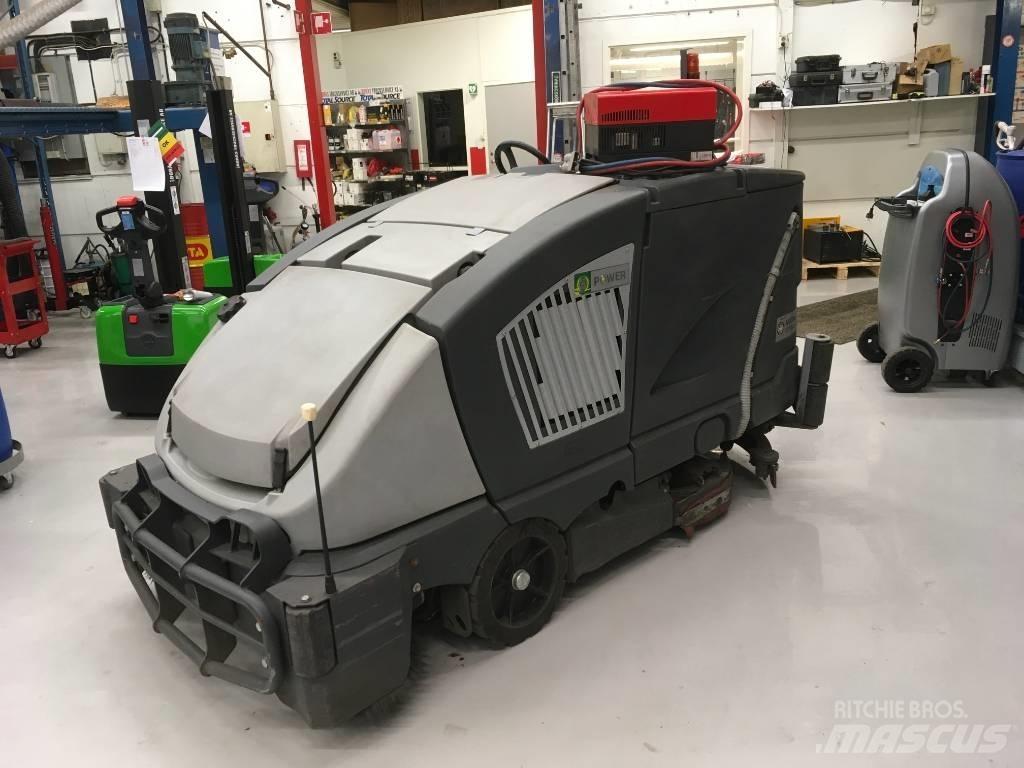 Nilfisk CS7000 Combination sweeper scrubbers