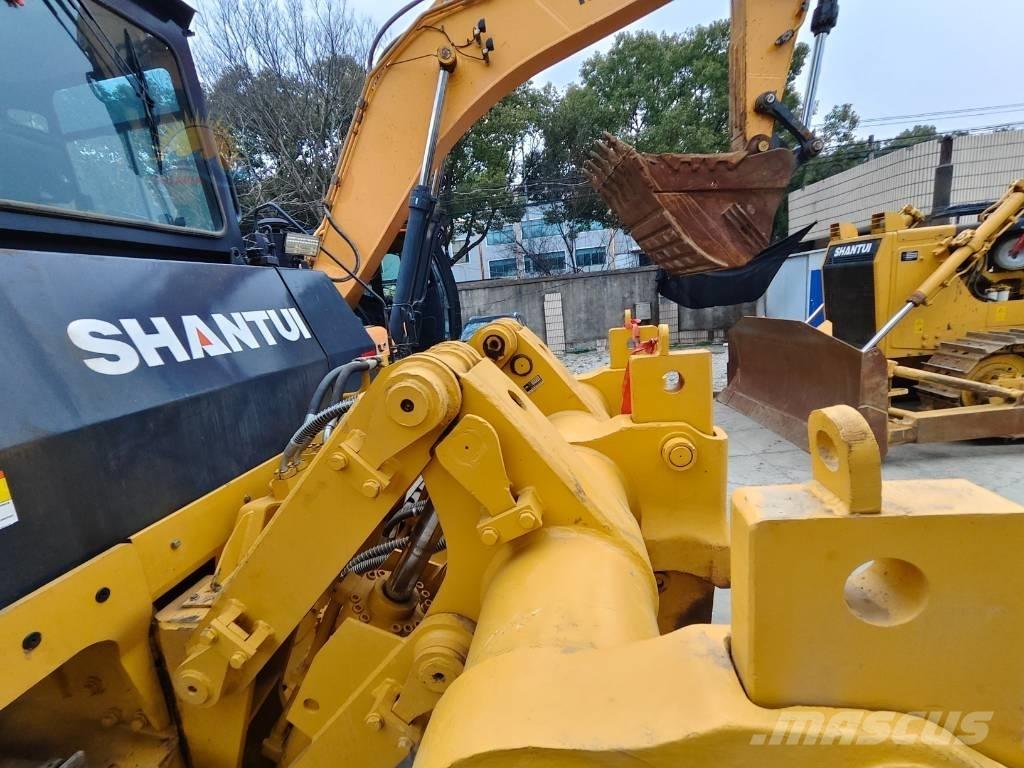 Shantui SD 22 Crawler dozers