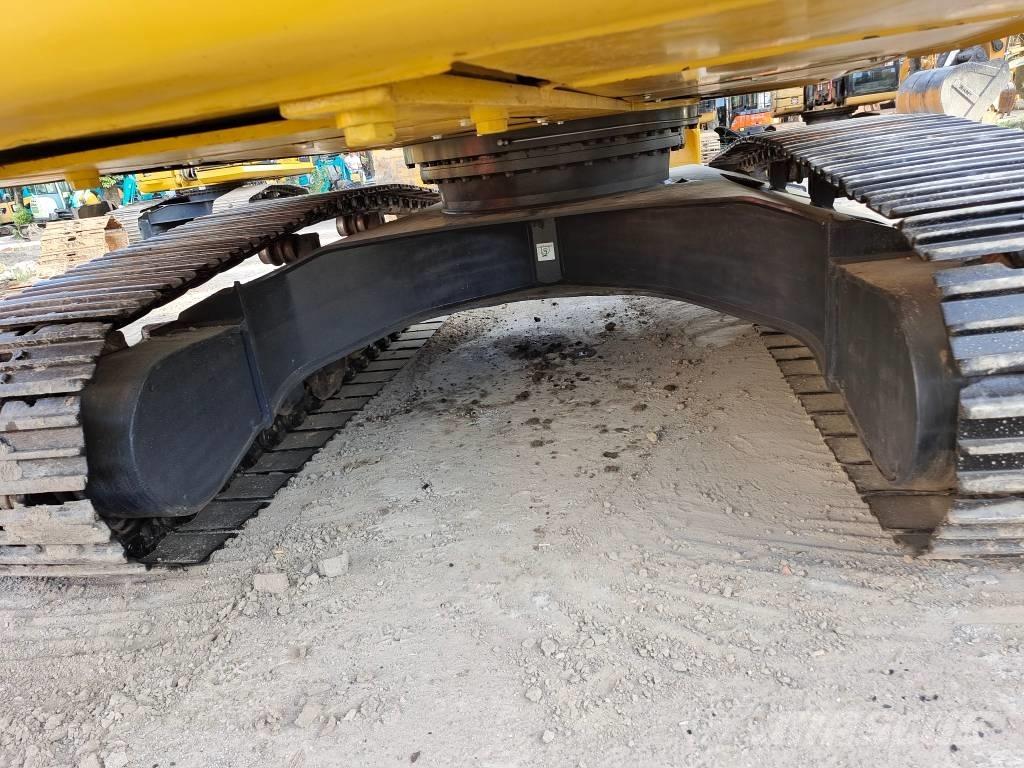 Komatsu PC 220-8 Crawler excavators