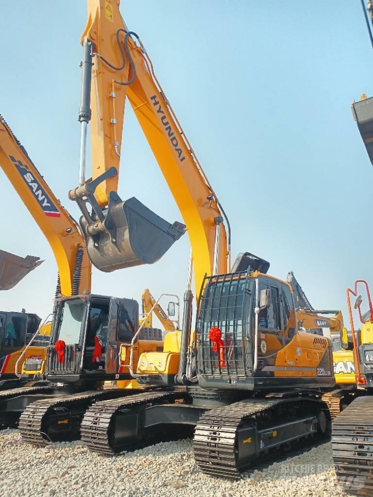 Hyundai 220 Midi excavators  7t - 12t