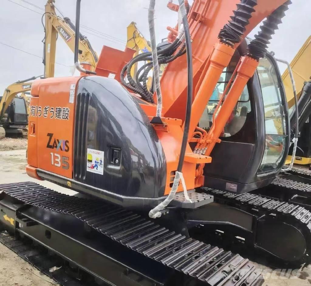 Hitachi 135US-6 Crawler excavators