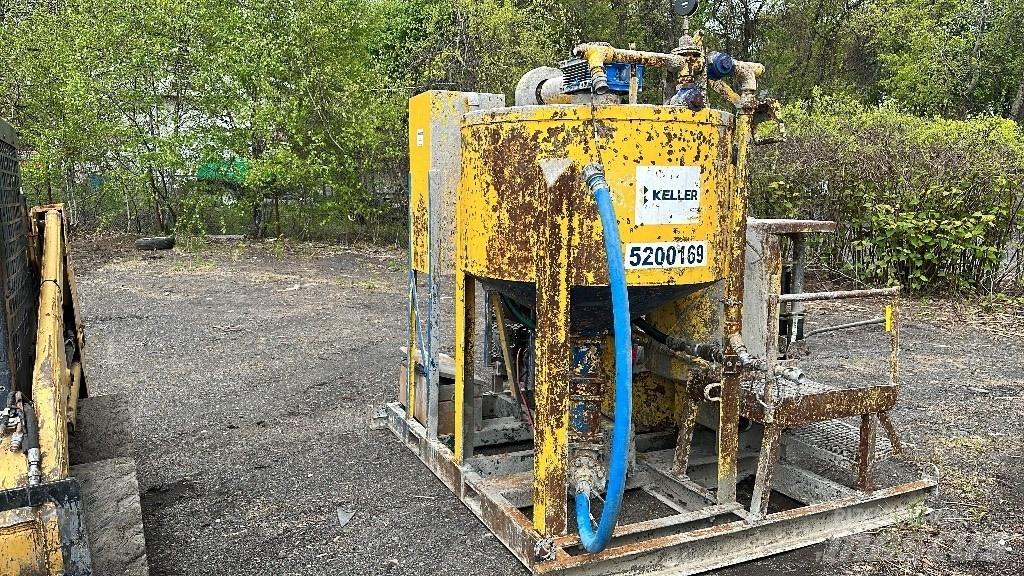Mayco 5500 Concrete pump trucks