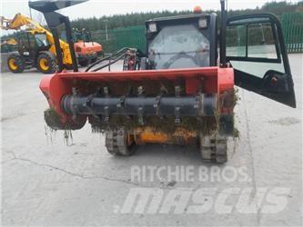JCB 190 T Compact tractor attachments