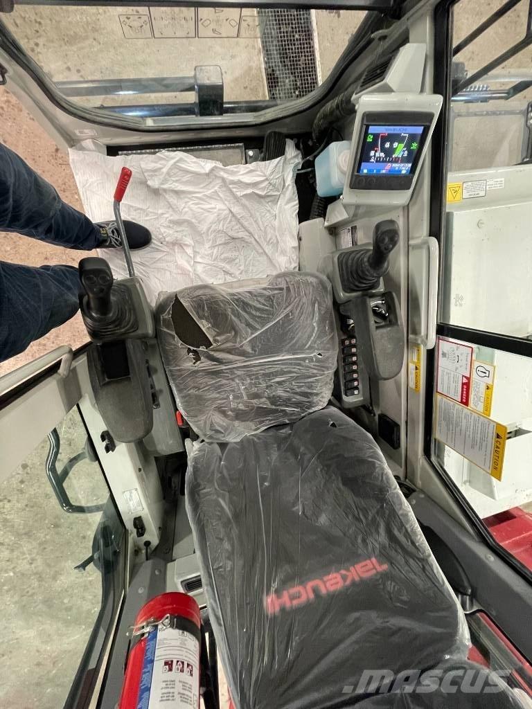 Takeuchi TCR 50 Tracked dumpers