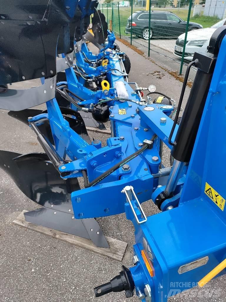New Holland PHH4 Reversible ploughs