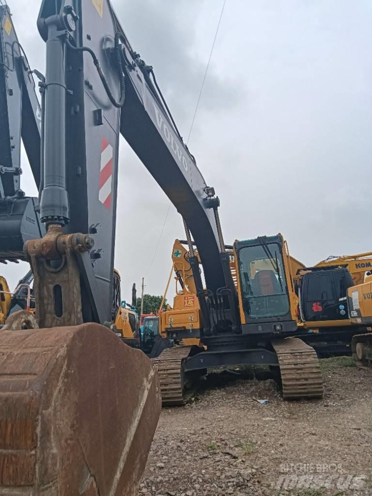 Volvo EC 210 Crawler excavators