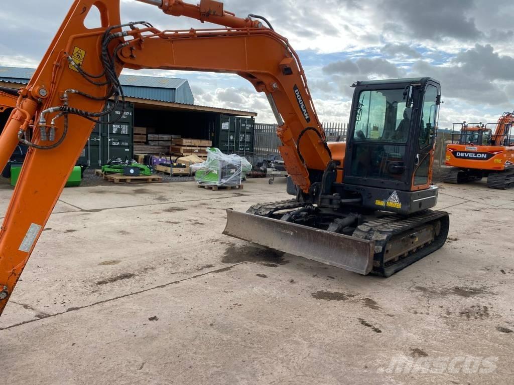 Doosan Develon DX85R Midi excavators  7t - 12t