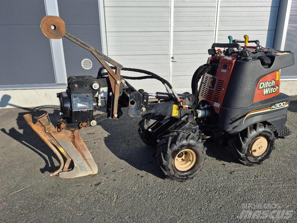 Ditch Witch R300 Trenchers