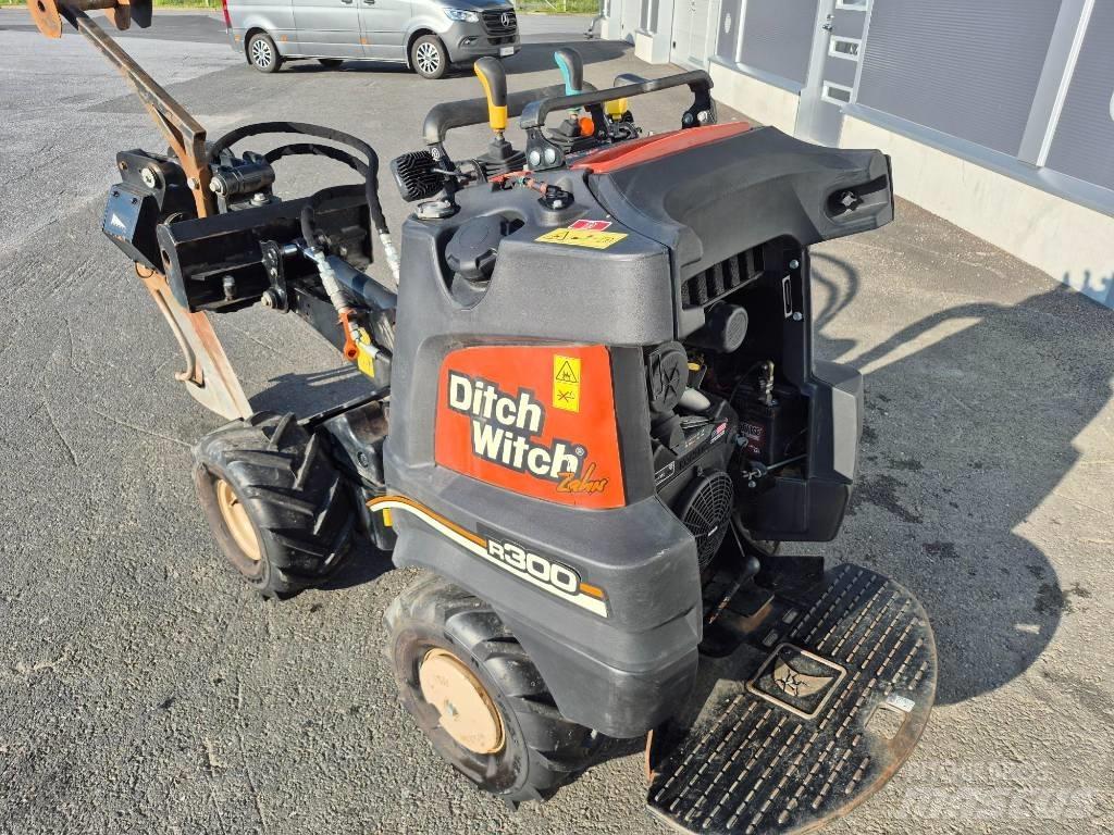 Ditch Witch R300 Trenchers