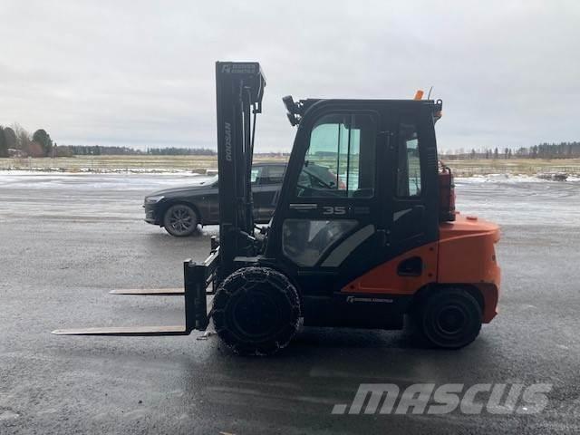 Doosan D35C-7 Diesel trucks
