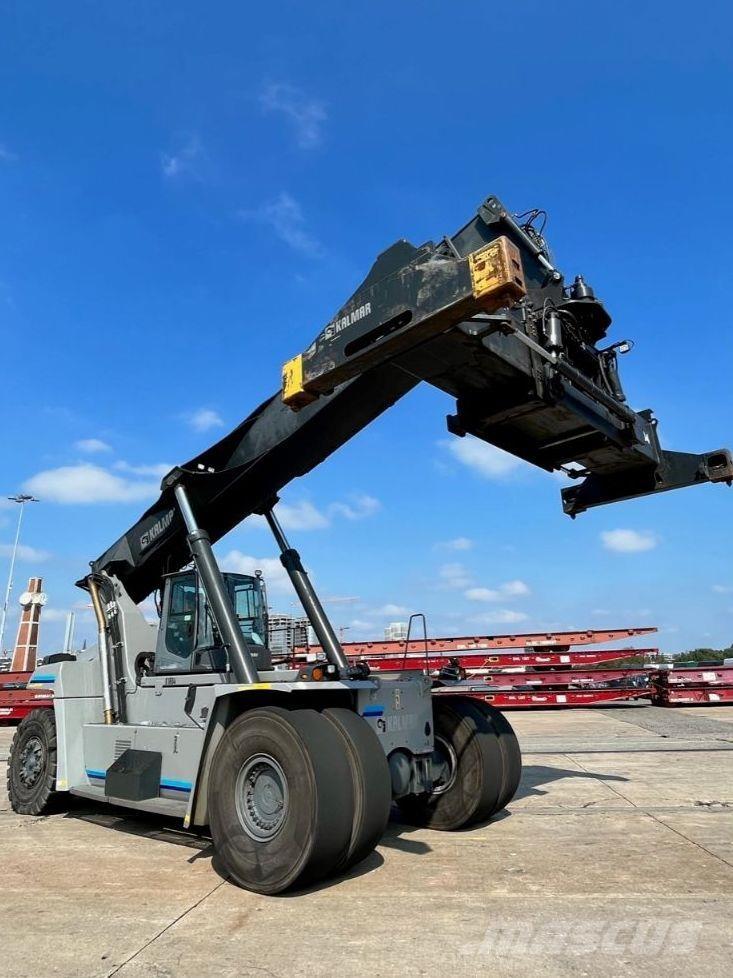 Kalmar DRG450-60S5 Reachstackers