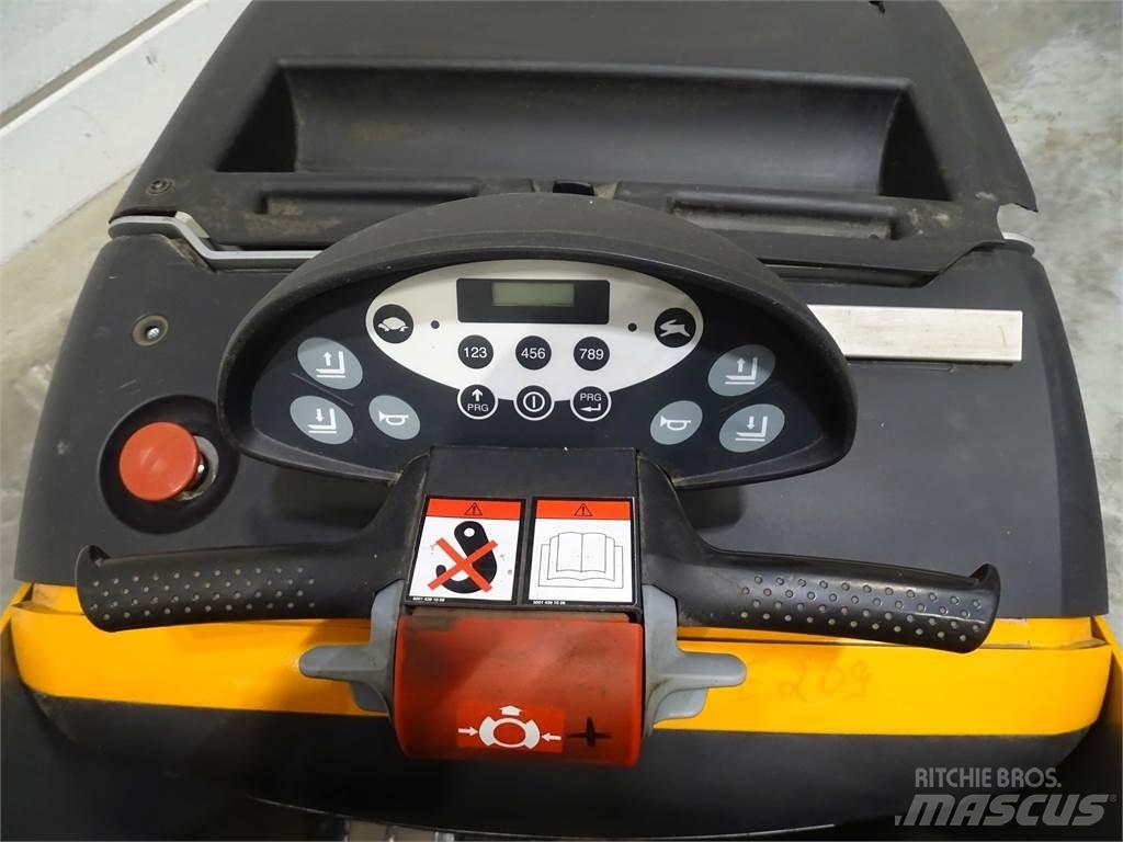 Still EXU-S22 Low lifter