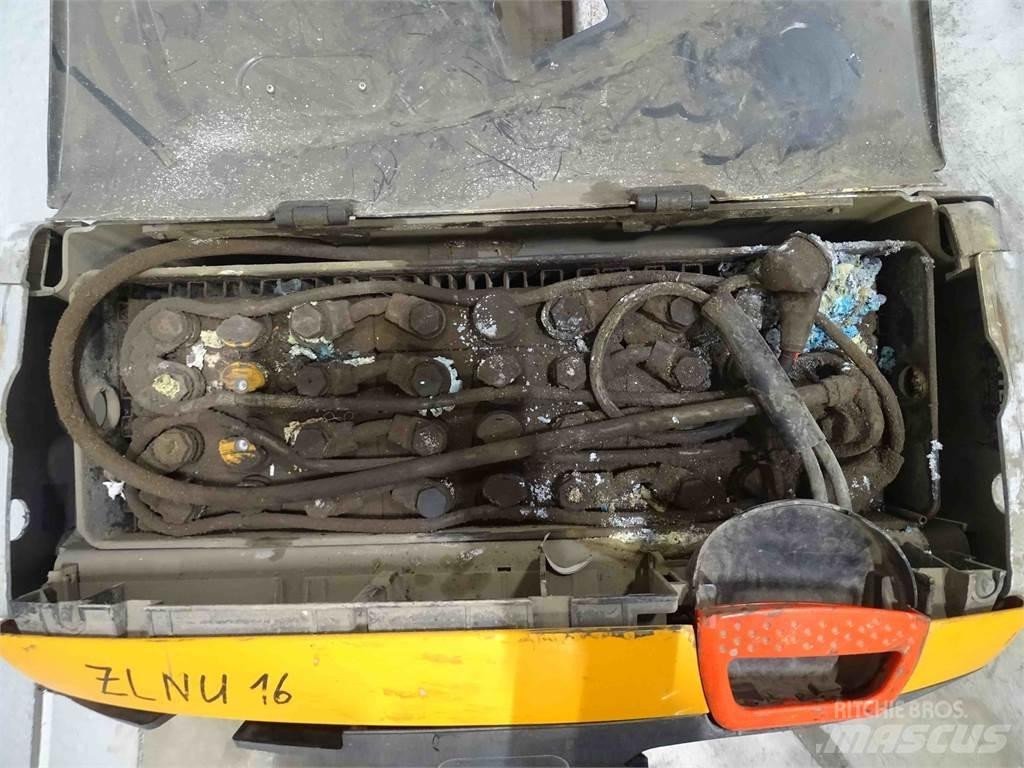 Still EXU16 Low lifter