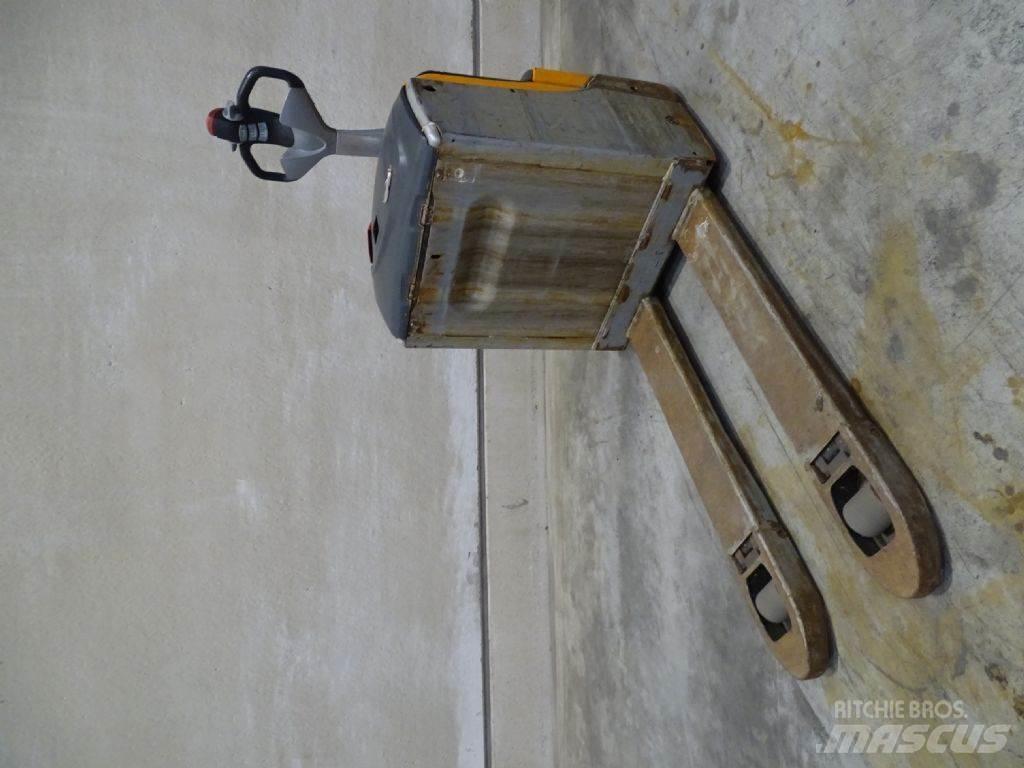 Still EXU16 Low lifter