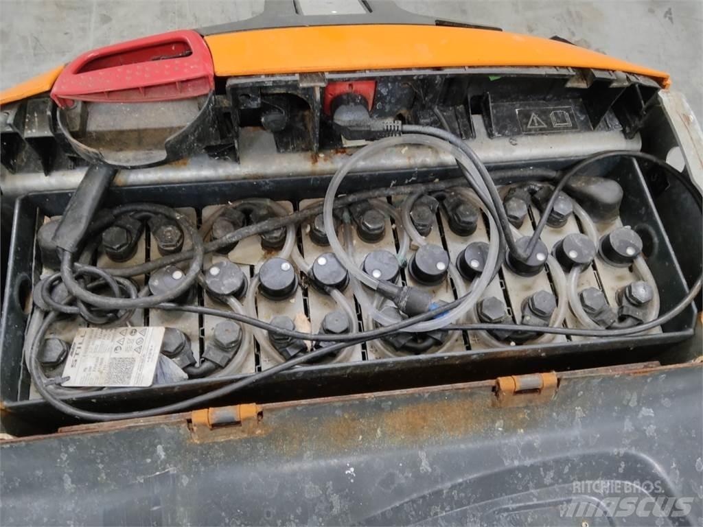 Still EXU16 Low lifter