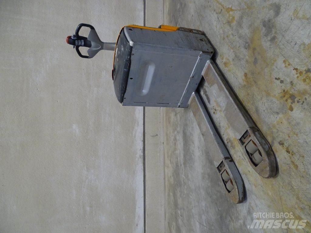 Still EXU18 Low lifter