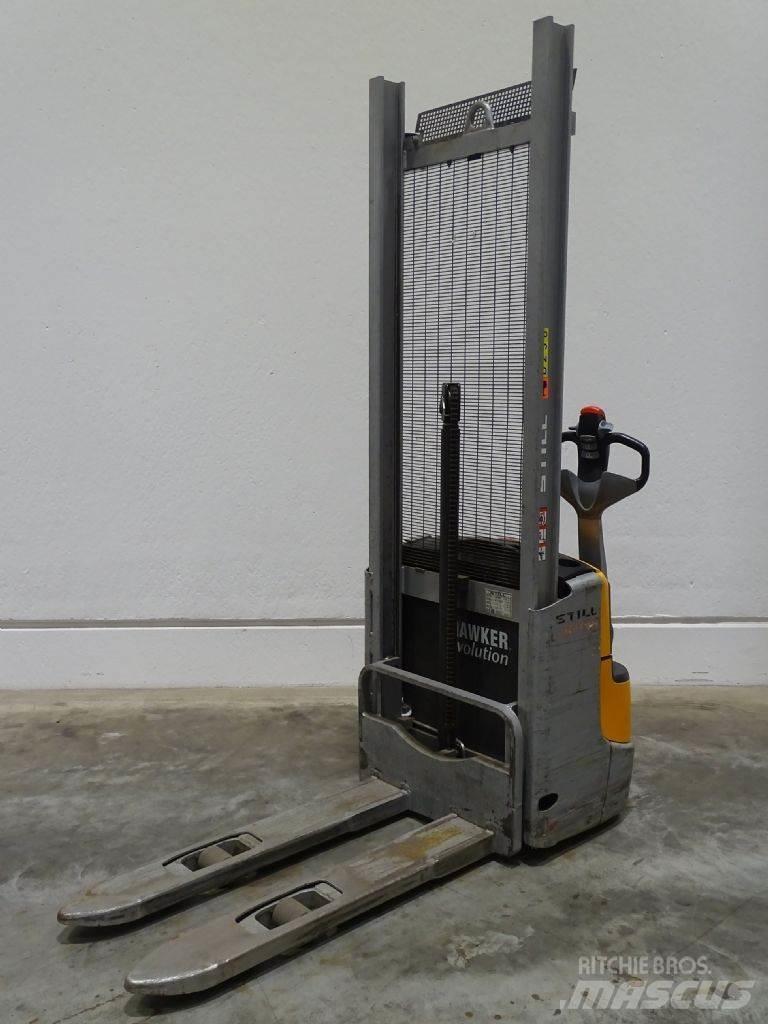Still EXV10 Pedestrian stacker