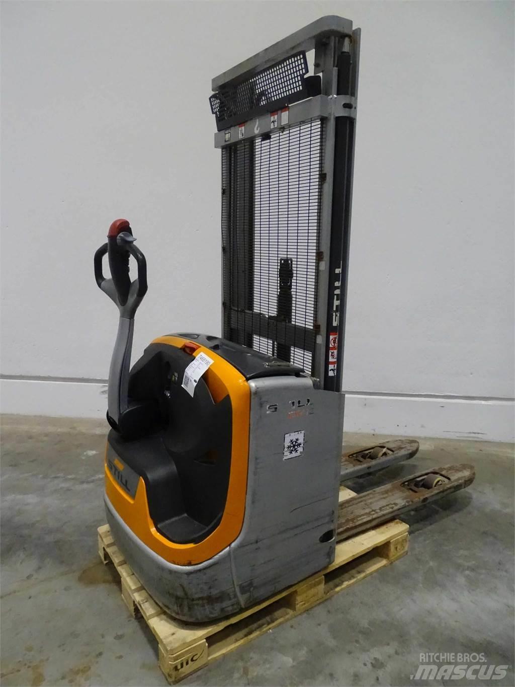 Still EXV12I Pedestrian stacker