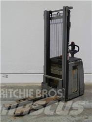 Still EXV14 Pedestrian stacker