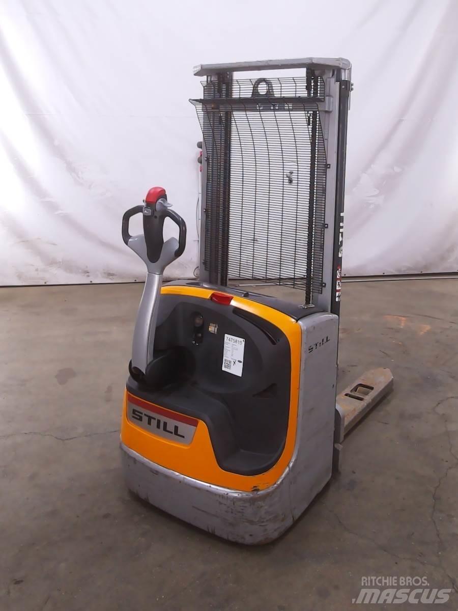 Still EXV14C Pedestrian stacker