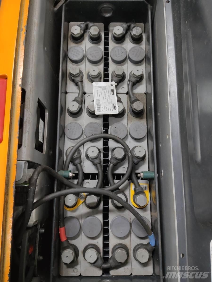 Still EXV14C Pedestrian stacker