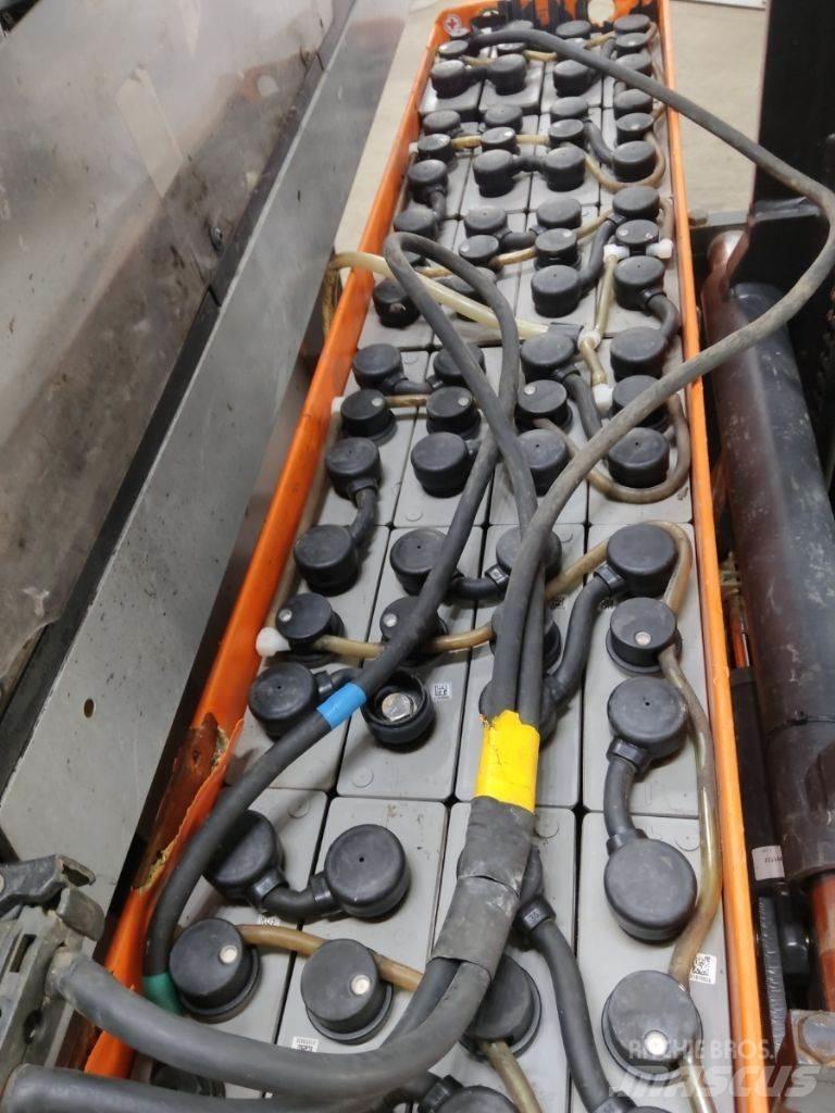 Still FM-X10 Reach trucks