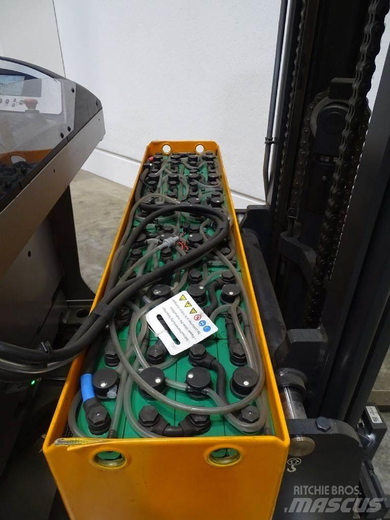 Still FM-X10 Reach trucks