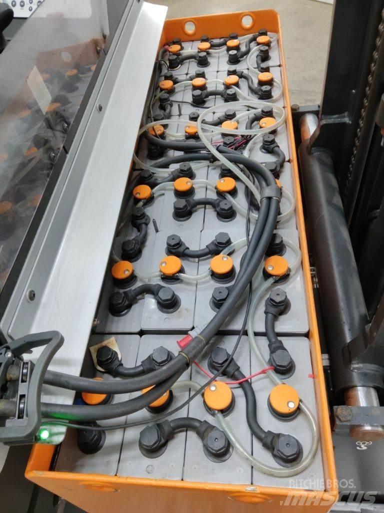 Still FM-X12 Reach trucks