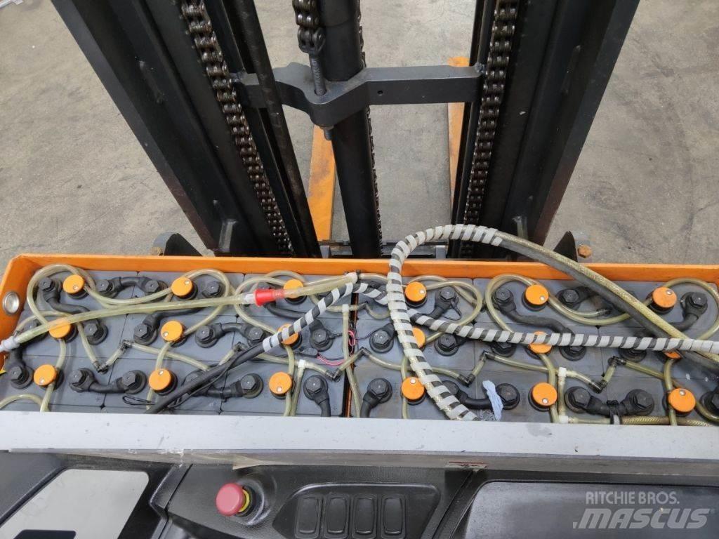 Still FM-X12 Reach trucks