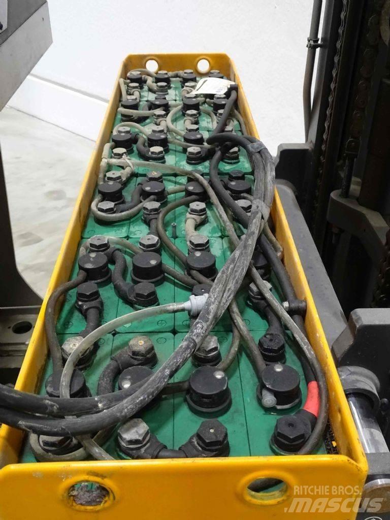 Still FM-X12 Reach trucks