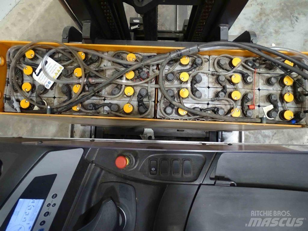 Still FM-X12 Reach trucks