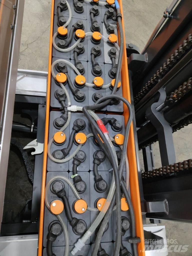 Still FM-X14 Reach trucks