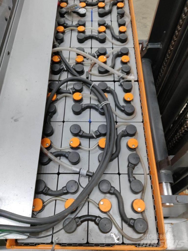 Still FM-X14 Reach trucks